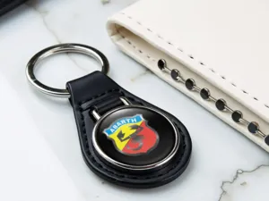 Fiat Abarth Schlüsselanhänger Robust Metall Modernes Design